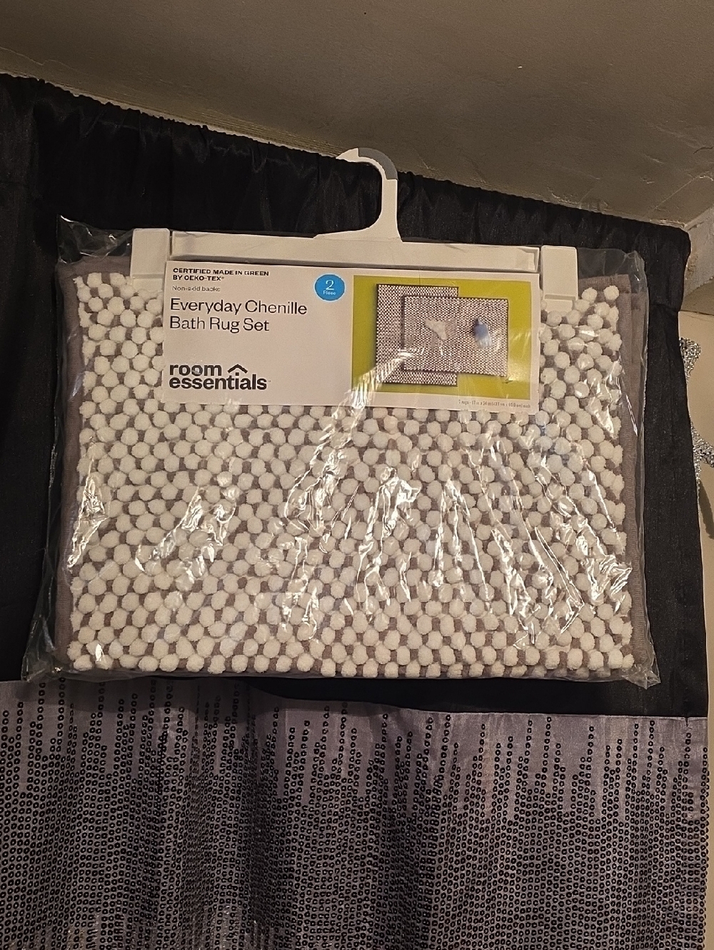 room essentials Everyday Chenille Bath Rug Set - White
